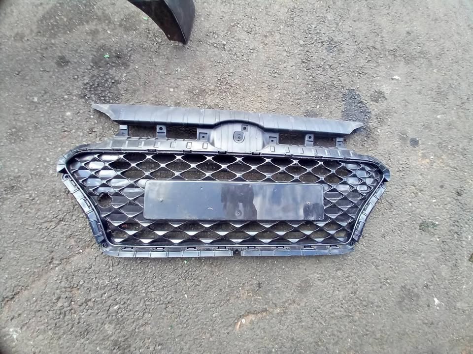 2009 - 2015 Hyundai i20 Front Bumper Grille - Private Seller 2009 - 2015 Hyundai i20 Front Bumper Grille - Private Seller