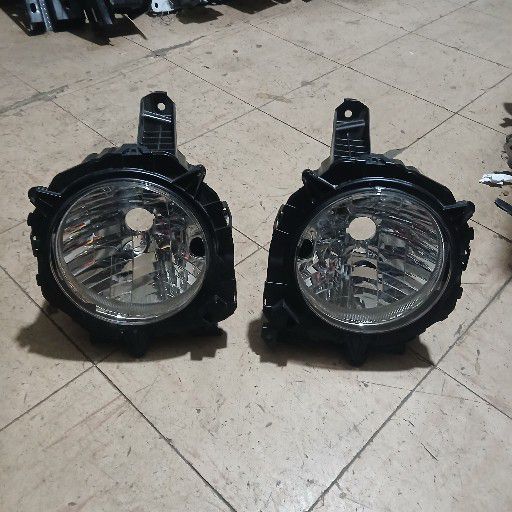 Suzuki Jimny headlight - Private Seller Suzuki Jimny headlight - Private Seller