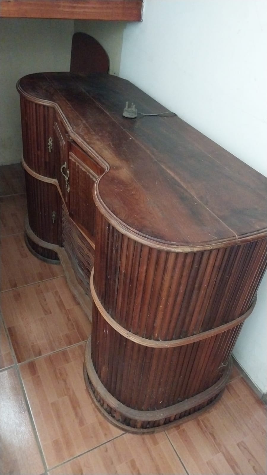 ANTIQUE RADIO CABINET