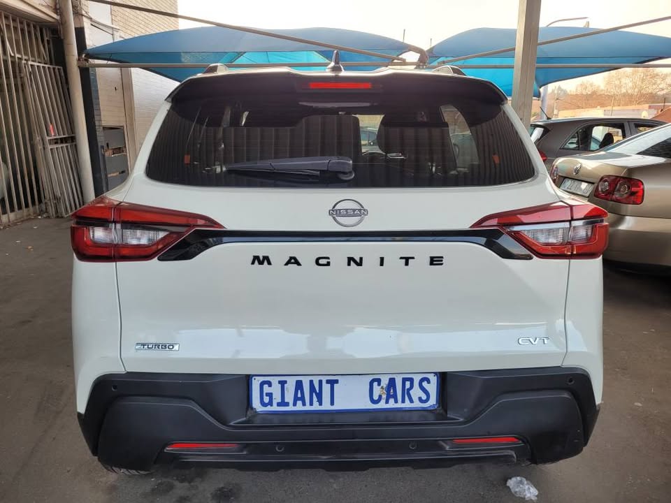 Nissan magnite kuro 1.0 turbo
