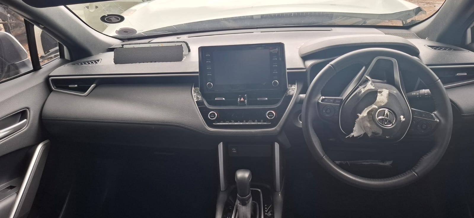 Toyota corolla cross 2022 accident damaged – now stripping for used spares