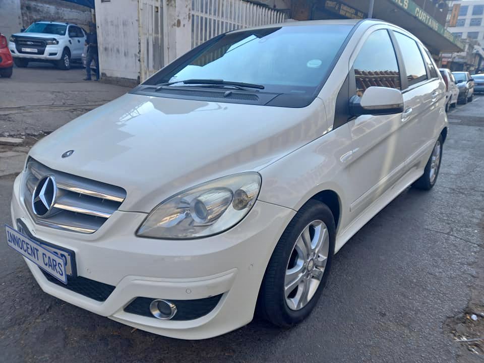 2012 MERCEDES BENZ B180 PETROL ENGINE, AUTOMATIC, WHITE COLOR, MILEAGE