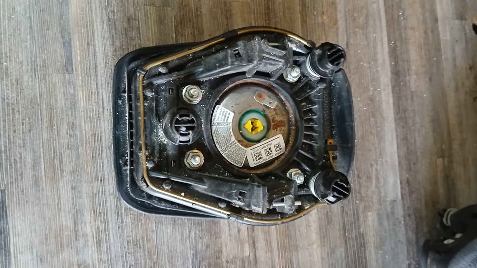 Neat Ford Ranger T6 Steering Airbag - Private Seller
