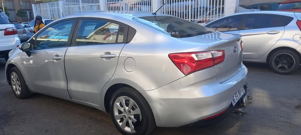 2015 KIA RIO 1.2 PETROL, MANUAL TRANSMISSION, SILVER COLOUR