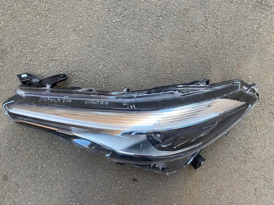 Toyota Corolla Cross headlights