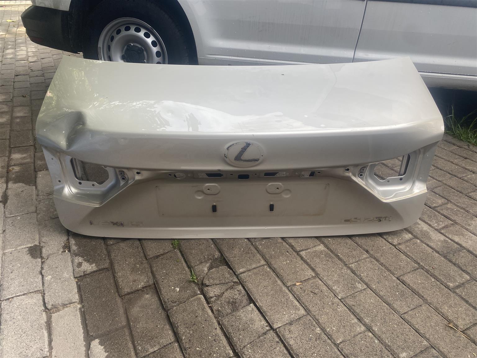 2015 LEXUS ES250 BOOTLID FOR SALE. IN EXCELLENT CONDITION 2015 LEXUS ES250 BOOTLID FOR SALE. IN EXCELLENT CONDITION