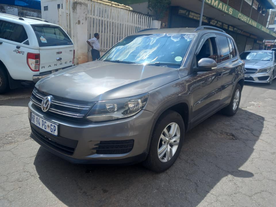 2013 VW TIGUAN 2.0 TDI BLUEMOTION DIESEL, MANUAL, GREY COLOR,