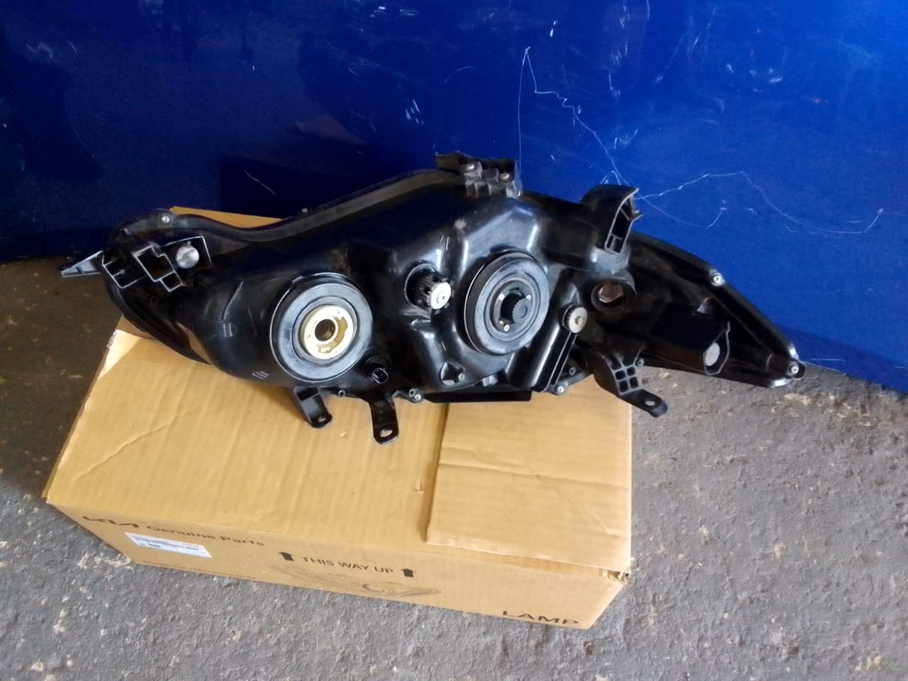 (2013-2017) TOYOTA QUEST LEFT SIDE NORMAL HEADGHT FOR SALE - Private Seller (2013-2017) TOYOTA QUEST LEFT SIDE NORMAL HEADGHT FOR SALE - Private Seller