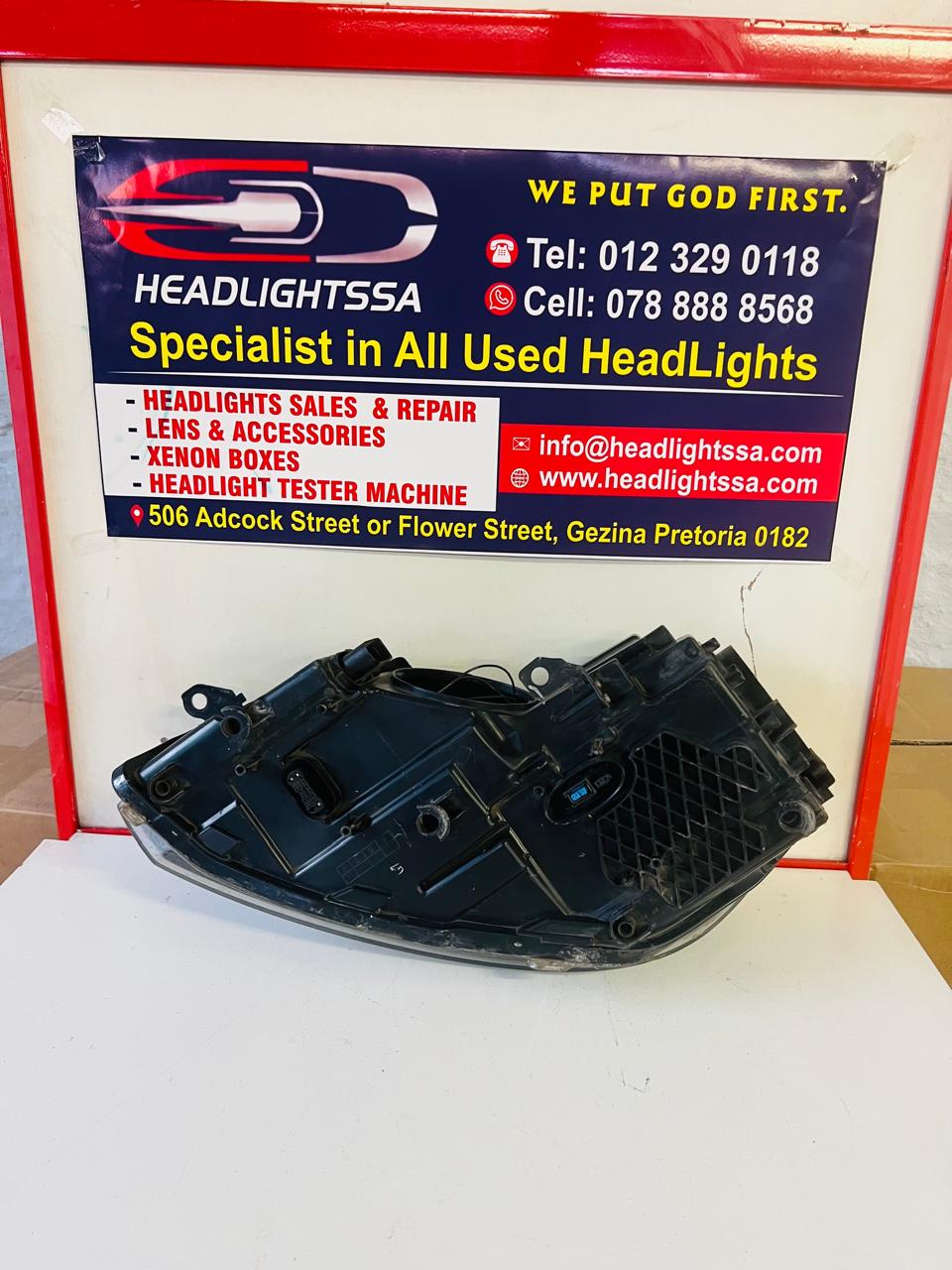 VW Golf 6 Rline right side xenon headlight - Private Seller VW Golf 6 Rline right side xenon headlight - Private Seller