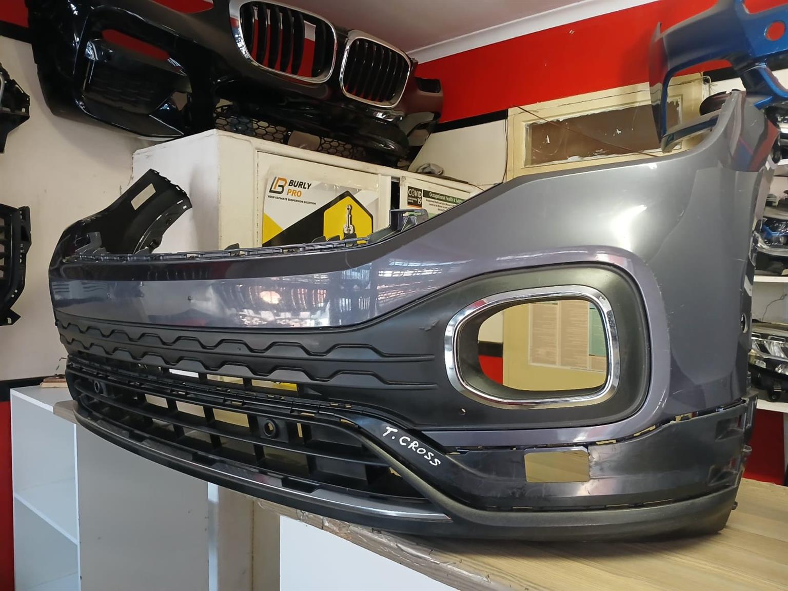 2023 VW R-LINE T-CROSS FRONT BUMPER - Private Seller 2023 VW R-LINE T-CROSS FRONT BUMPER - Private Seller