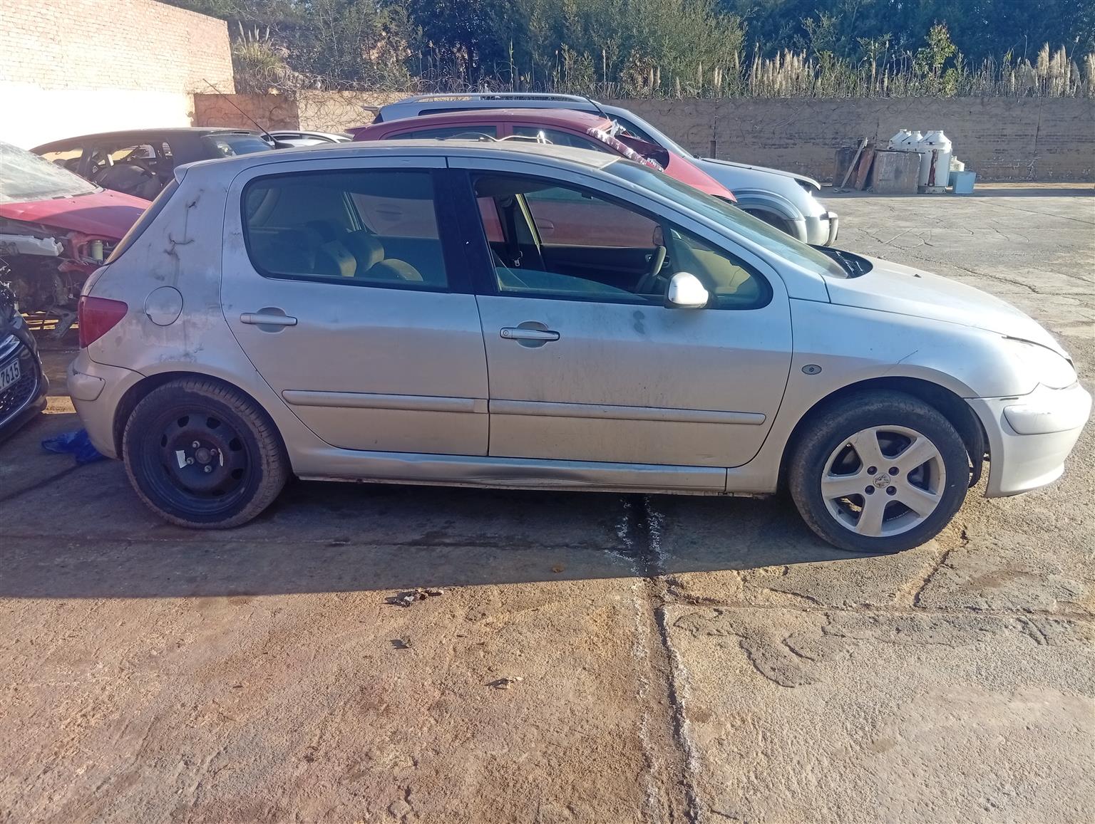 Peugeot 307 manual petrol stripping for spares - Private Seller