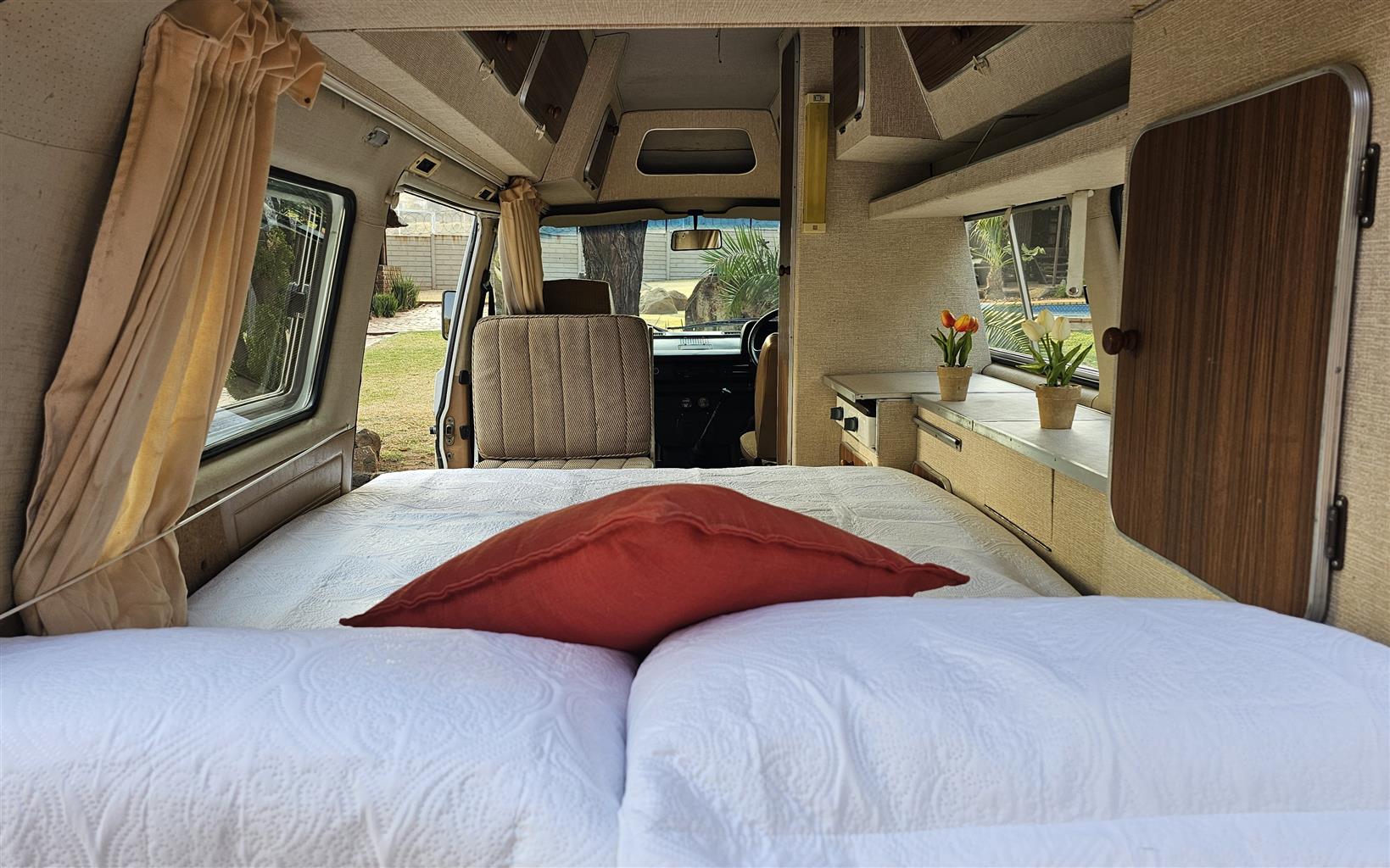 Volkswagen Microbus Camper Motorhome | Junk Mail Marketplace