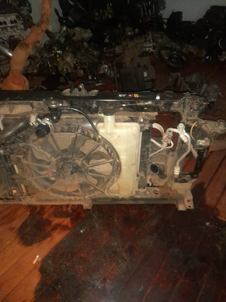 HYUNDAI CRETA COMPLETE RADIATOR AVAILABLE - Private Seller