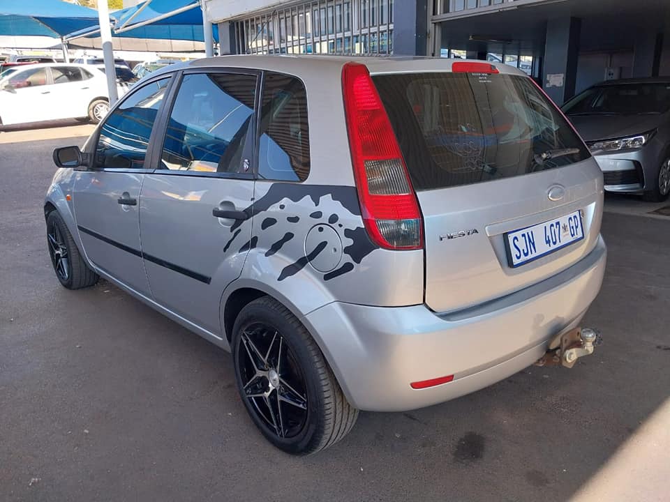 2005 FORD FIESTA 1.6 75 000KM SILVER COLOR MANUEL PETROL
