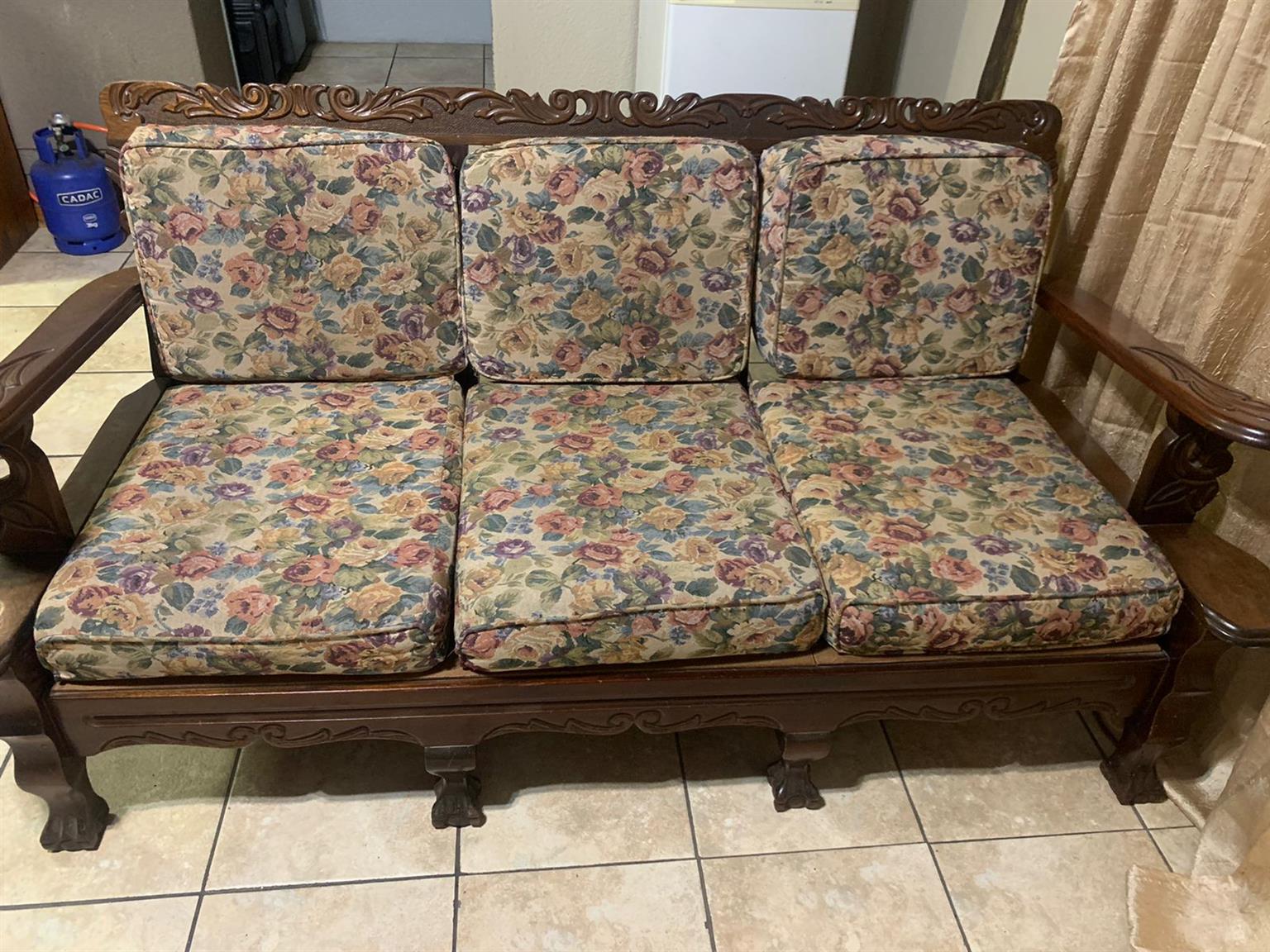 Ball & Claw Lounge Suite | Junk Mail Marketplace