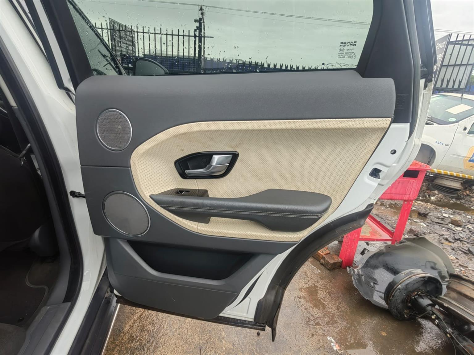 2015 Land Rover Range Rover Evoque Si4 door panels for sale – Like new - Private Seller