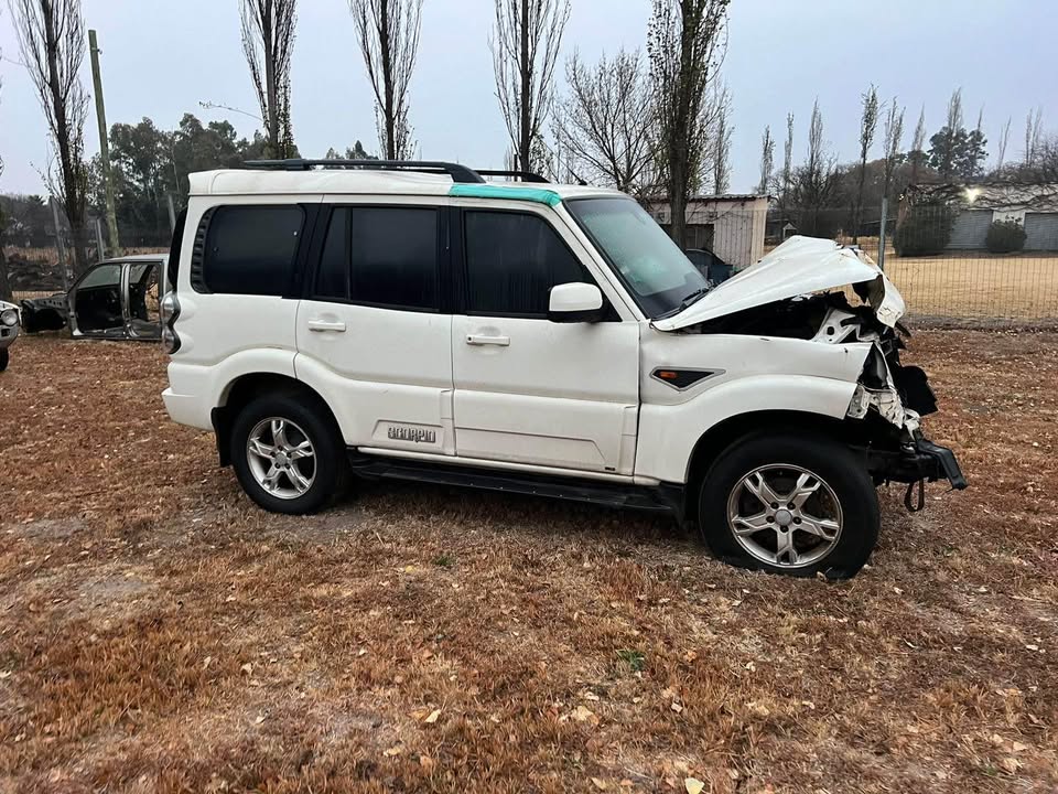 Mahindra S10 SUV Stripping For Parts @Circle 7 Used Parts Call Or WhatsApp - Private Seller