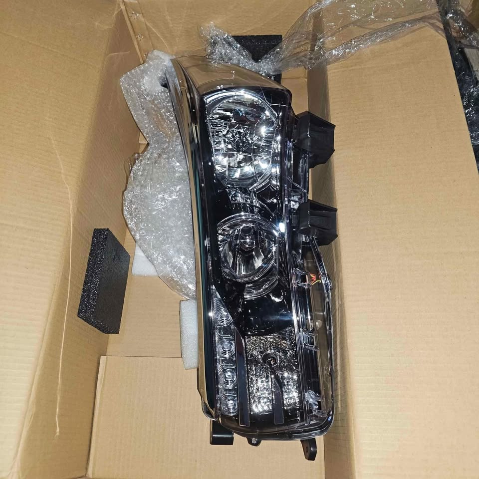 Toyota Collora Prestige Headlight 2014 - 2017 - Private Seller Toyota Collora Prestige Headlight 2014 - 2017 - Private Seller