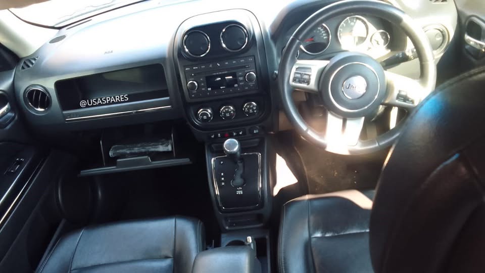 Jeep Patriot 2.4 Second-Hand Interior Parts In Stock  WhatsApp Marco on - Private Seller