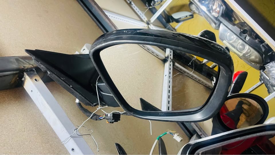 Peugeot 508 side mirror - Private Seller Peugeot 508 side mirror - Private Seller