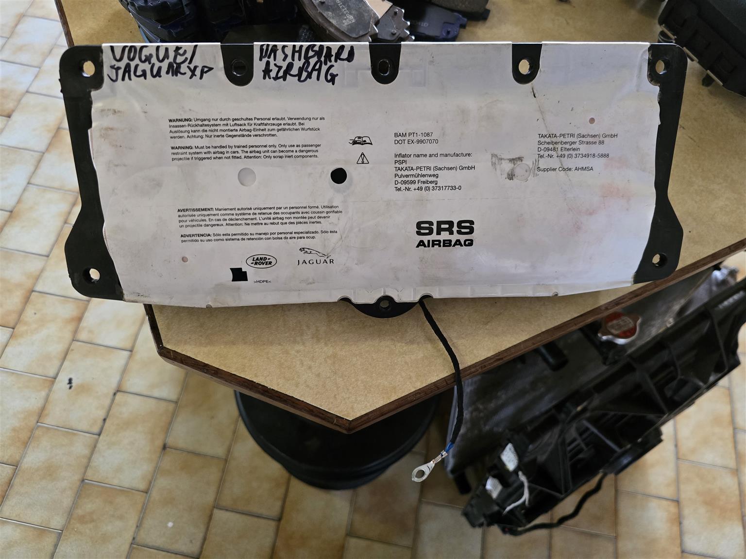 Jaguar XF & Range Rover vogue Passenger Airbag