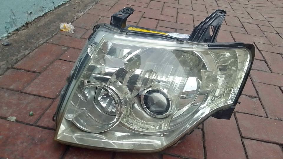 Mitsubishi pajero headlights - Private Seller Mitsubishi pajero headlights - Private Seller