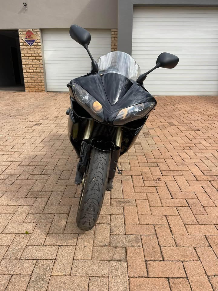 07 YAMAHA R1 - Private Seller 07 YAMAHA R1 - Private Seller