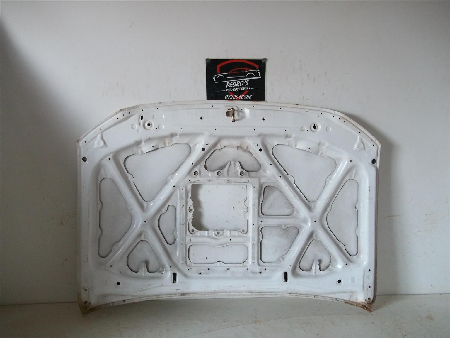 Toyota Hilux D4D '11-'15 bonnet - Private Seller Toyota Hilux D4D '11-'15 bonnet - Private Seller