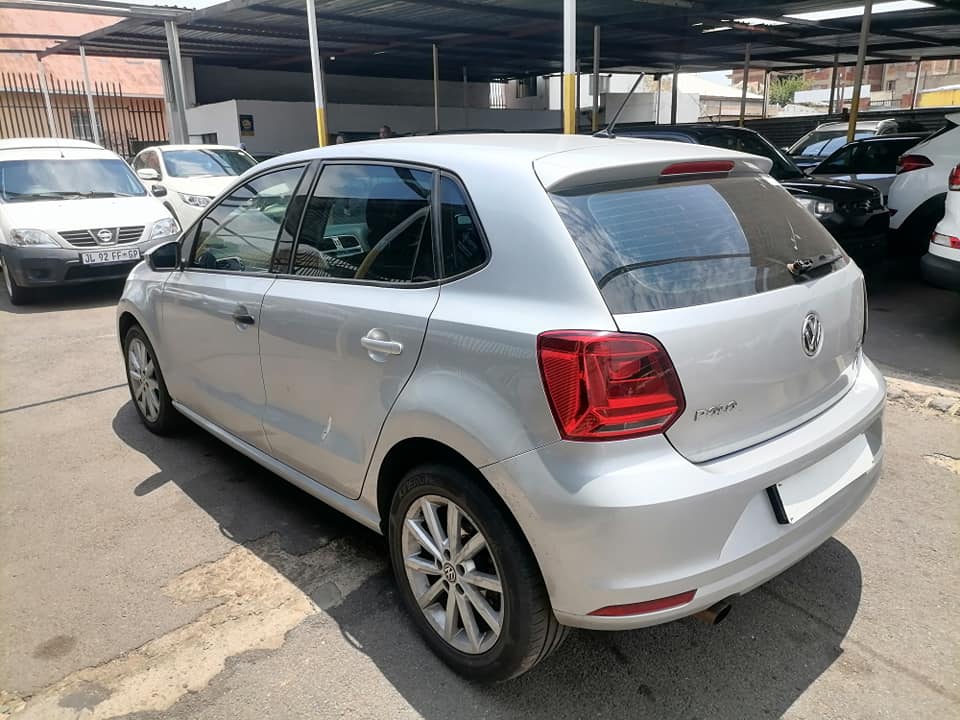 2015 Volkswagen polo 6 1.2 TSI DSG Automatic Service book and leather seat