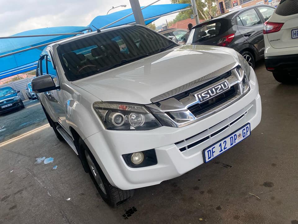 2014 ISUZU KB 300 D-TEC DOUBLE CAB 4X2 AUTOMATIC