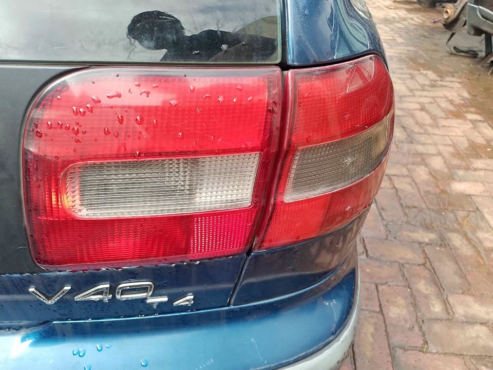 VOLVO V40 2003 RIGHT TAILLIGHT AVAILABLE - Private Seller VOLVO V40 2003 RIGHT TAILLIGHT AVAILABLE - Private Seller