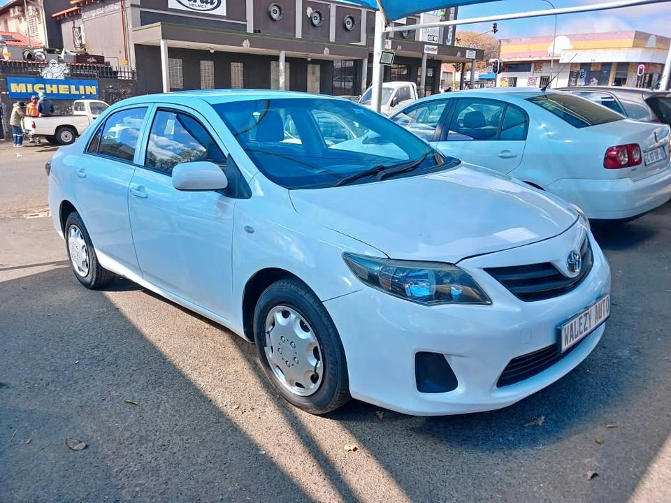 2017 TOYOTA COROLLA QUEST 1.6  Transmission: Manual  Mileage: 92000km  Fueltype: Petrol  White