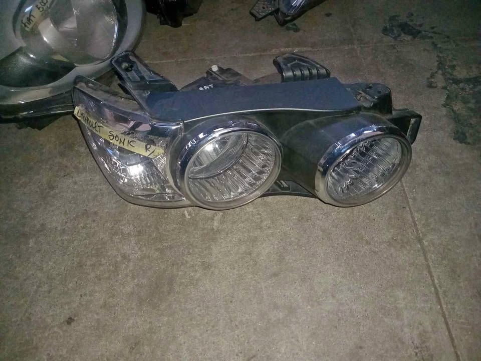 Chevrolet Sonic right headlight
