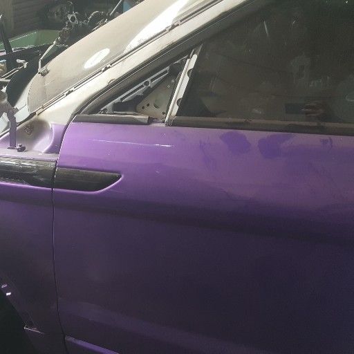 Range rover evoque left front door shell