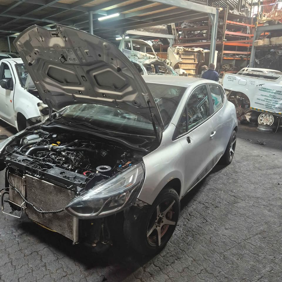 2018 RENAULT CLIO 4 STRIPPING FOR SPARES - Private Seller 2018 RENAULT CLIO 4 STRIPPING FOR SPARES - Private Seller