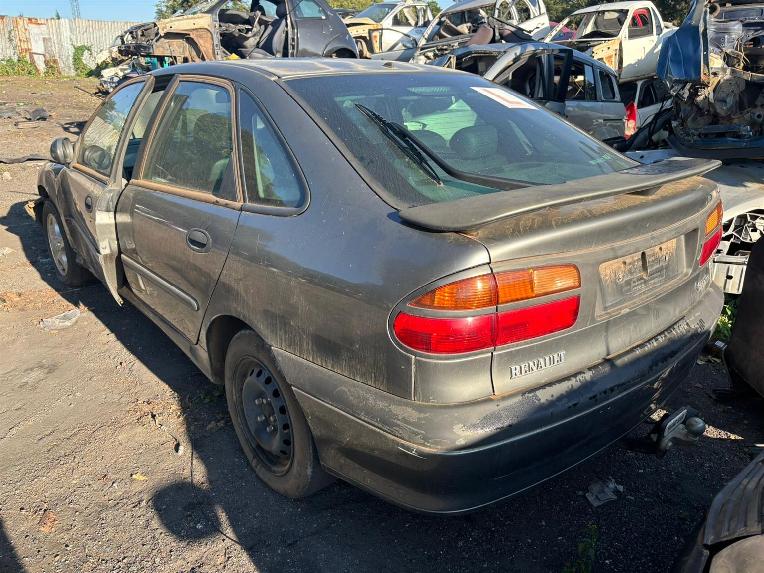 2002 RENAULT LEGUNA 3.0LT V6 #L7X700 FOR STRIPPING - Private Seller