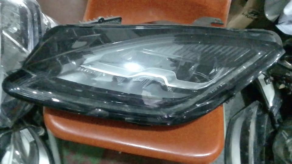 Jaguar F-pace headlight - Private Seller Jaguar F-pace headlight - Private Seller