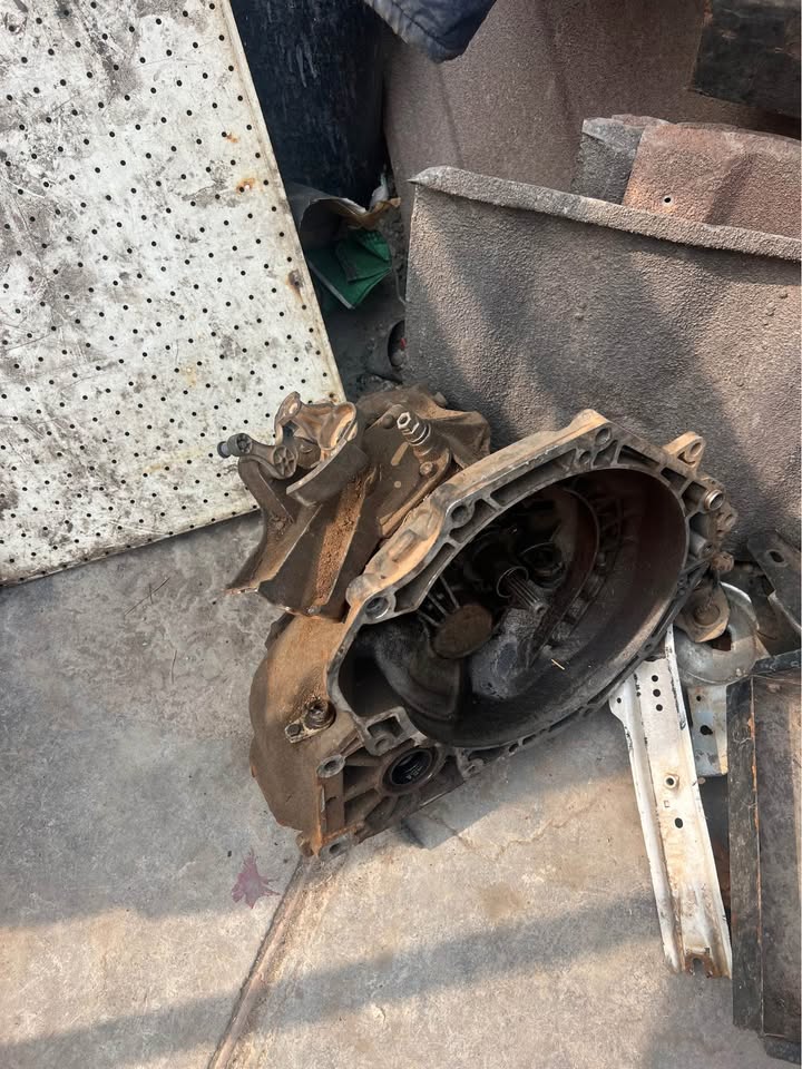 Chevrolet utility/corsa Lite gearbox - Private Seller