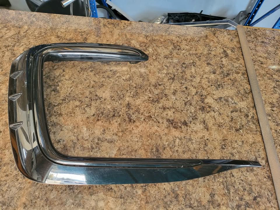 2024 vw Tiguan Foglight moulding for sale.