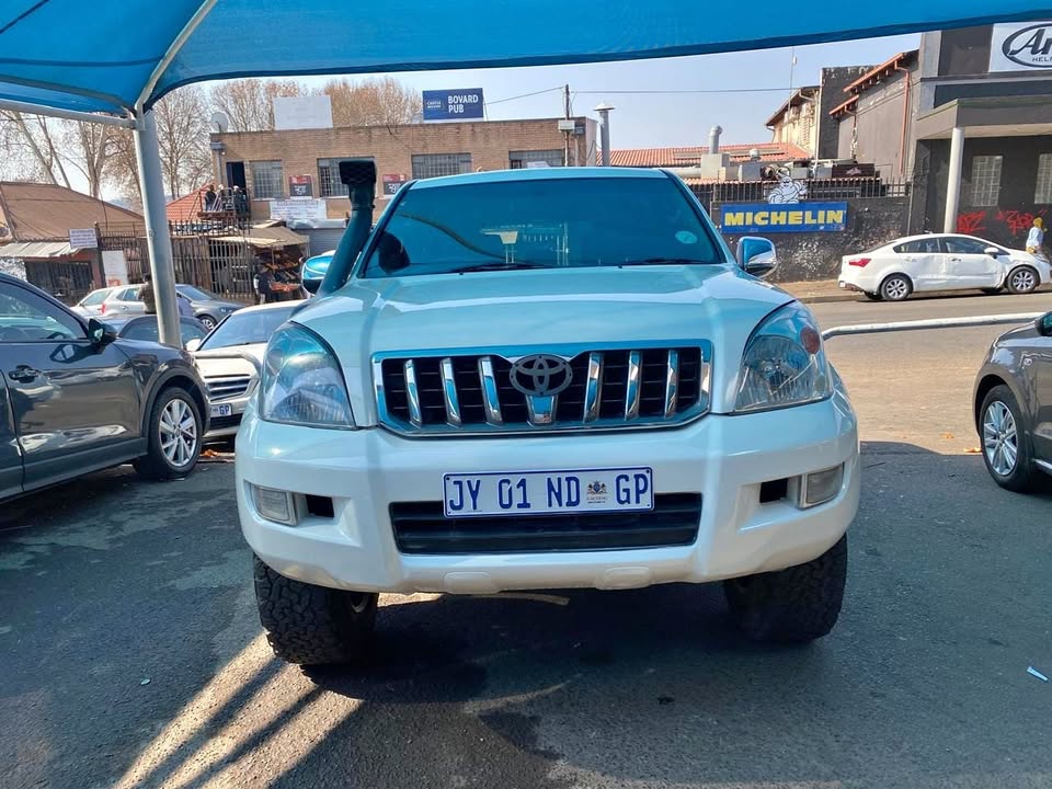2009 TOYOTA LAND CRUISER PRADA 7 SEATER 4.0V6 4X4 AUTOMATIC
