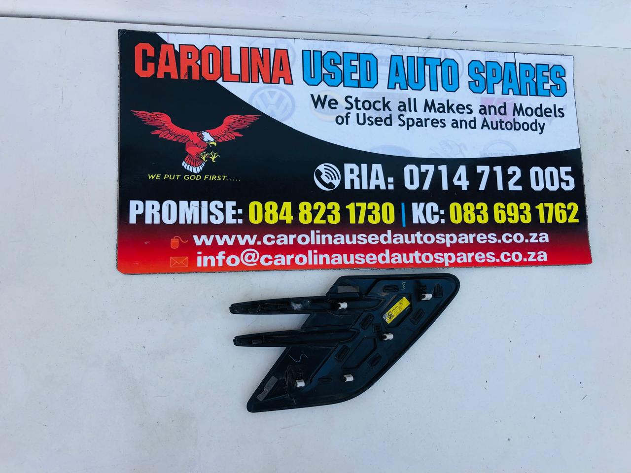 Range Rover Sport L494 left side fender grill (2023) - Private Seller Range Rover Sport L494 left side fender grill (2023) - Private Seller