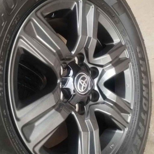 OEM Toyota rims and tyres OEM Toyota rims and tyres