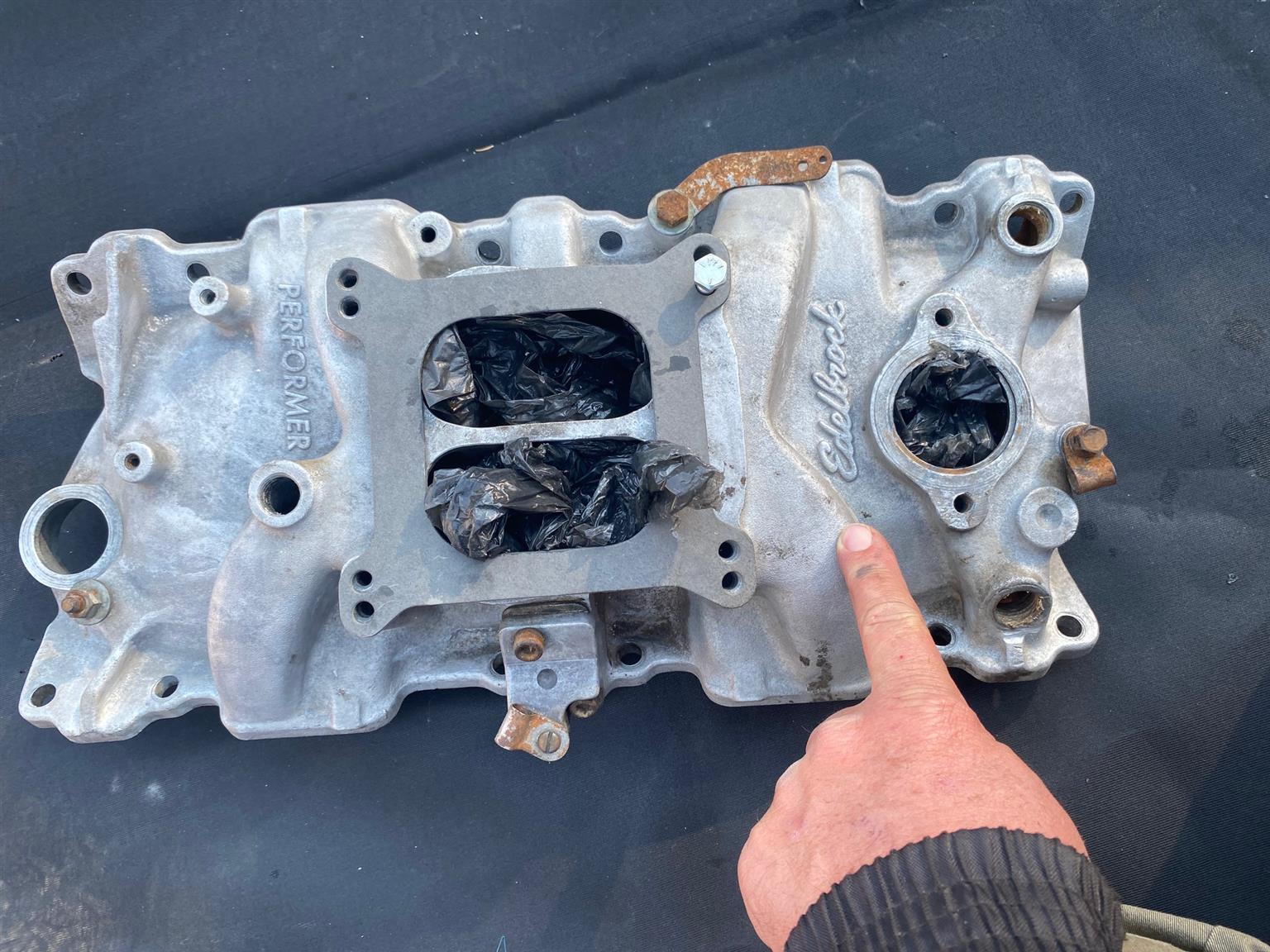 Edelbrock Performer intake Manifold - Private Seller Edelbrock Performer intake Manifold - Private Seller