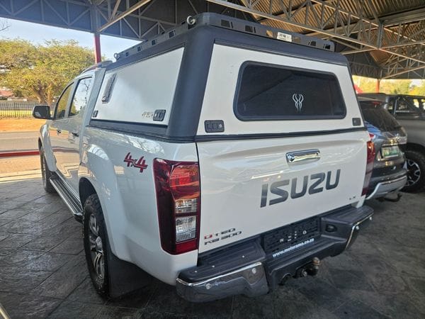 Used 2017 Isuzu KB 300D-Teq double cab 4x4 LX - Private Seller Used 2017 Isuzu KB 300D-Teq double cab 4x4 LX - Private Seller