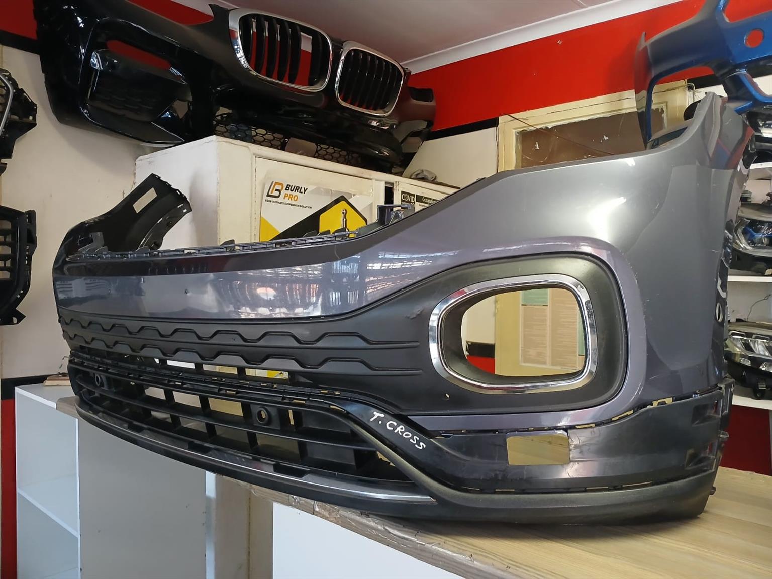 2023 VW R-LINE T-CROSS FRONT BUMPER - Private Seller 2023 VW R-LINE T-CROSS FRONT BUMPER - Private Seller