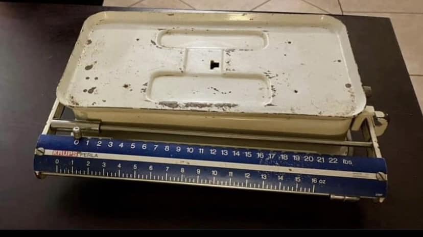 R600 - Vintage Krups kitchen scale.