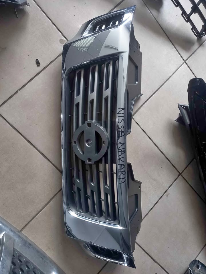 NISSAN NAVARA GRILL - Private Seller NISSAN NAVARA GRILL - Private Seller