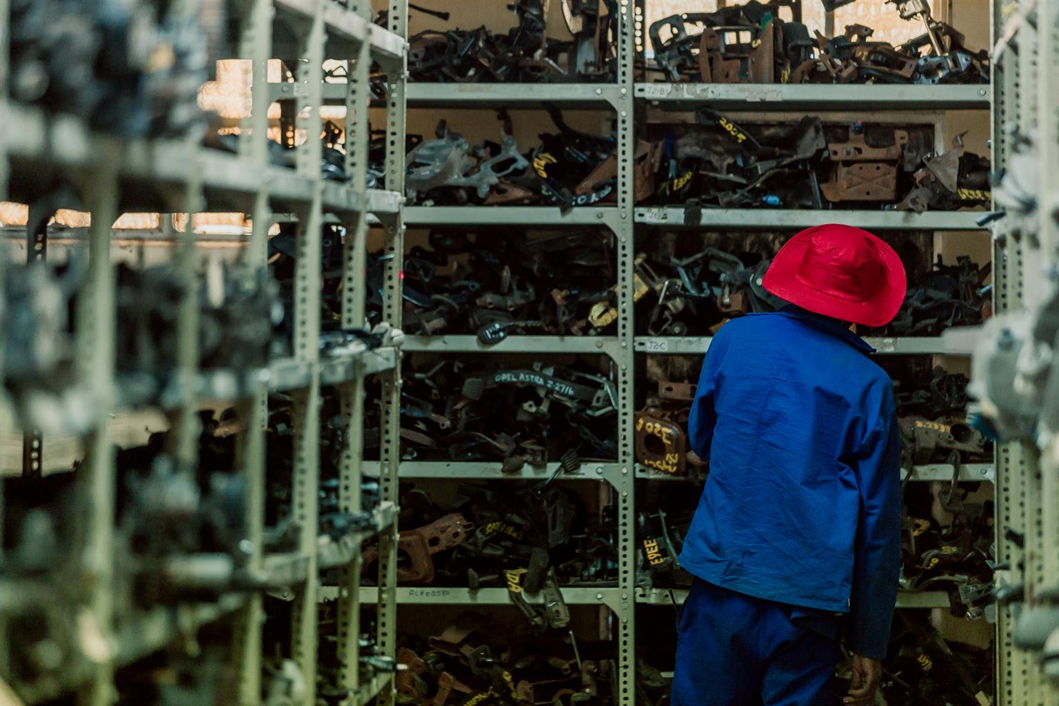 2000 Nissan Hardbody 3.0L V6 - Stripping for Spares