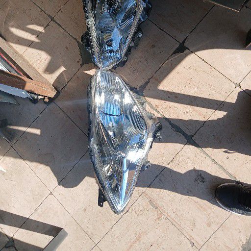 Suzuki swift headlight - Private Seller Suzuki swift headlight - Private Seller