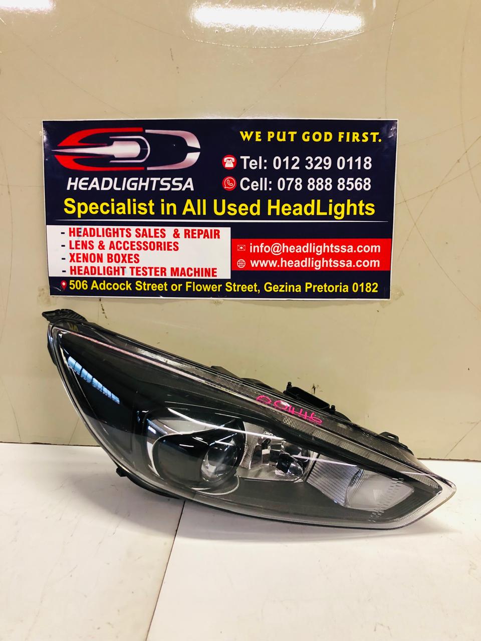 Ford Focus ST right side xenon black headlight (2014) - Private Seller Ford Focus ST right side xenon black headlight (2014) - Private Seller